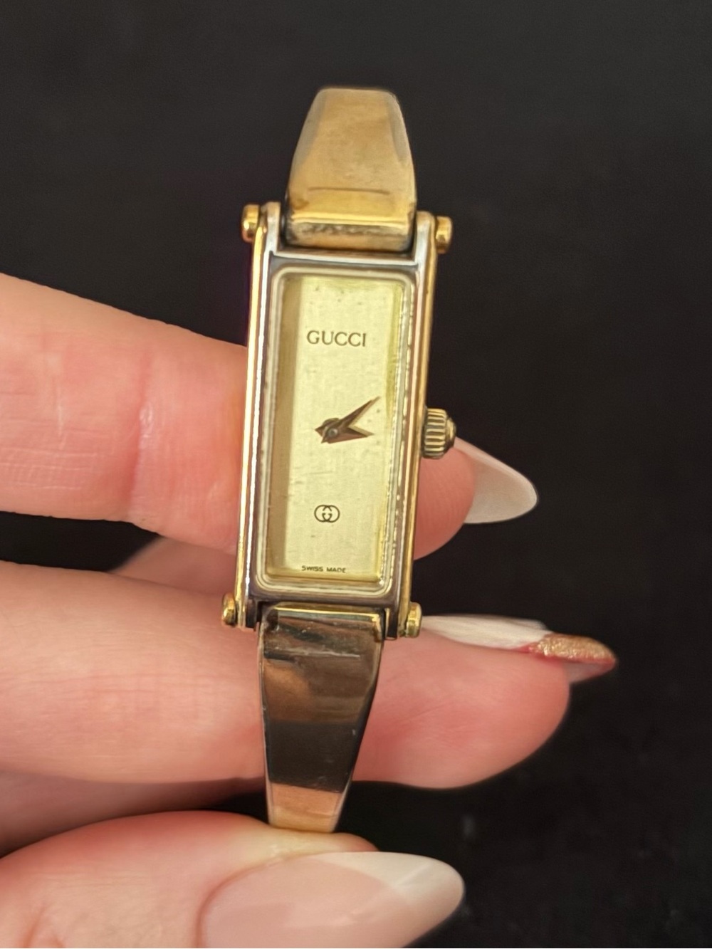 Vintage Gucci 1500L Ladies Gold Tone Horse bit Bangle Watch Swiss Quartz